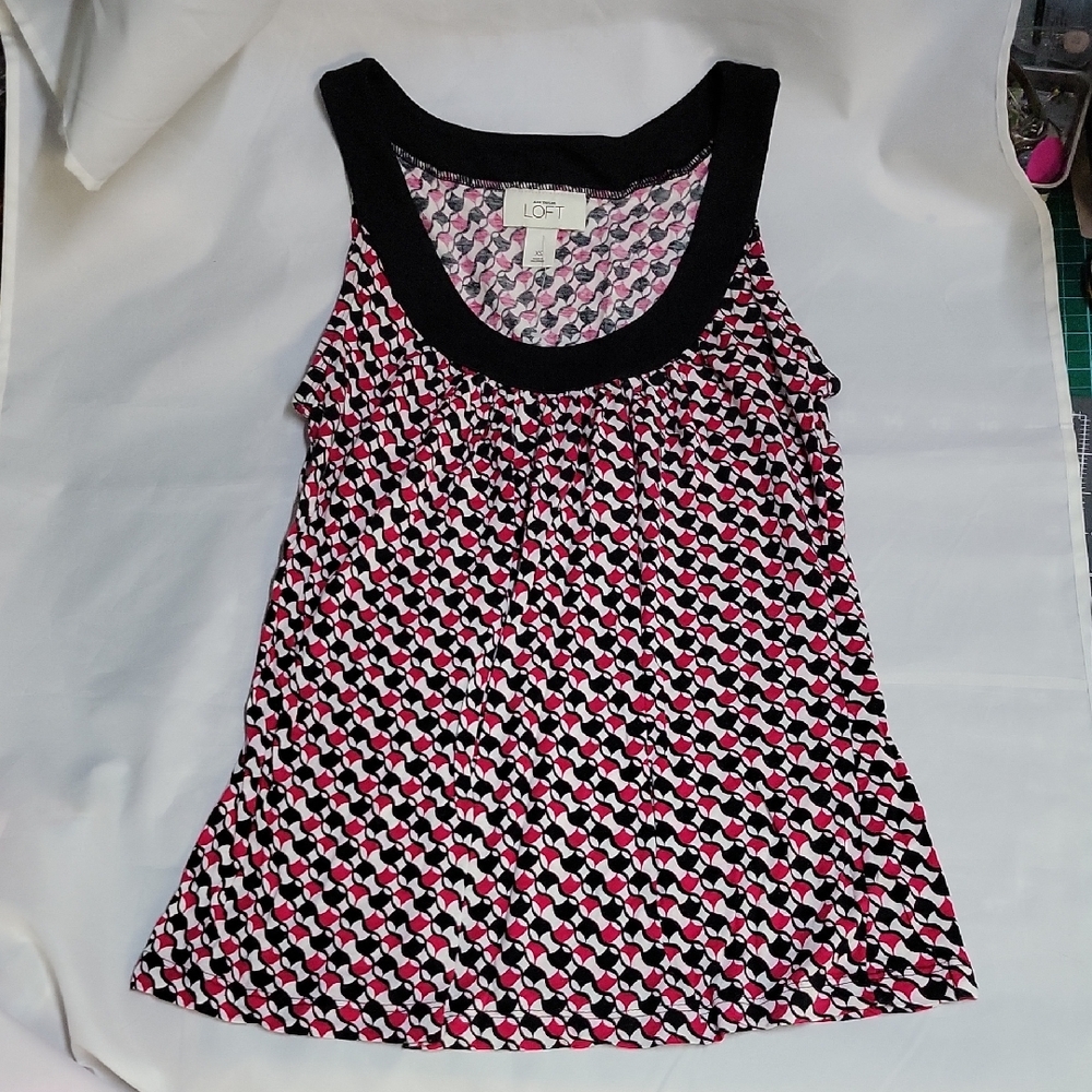 LOFT Women's Black and Pink Geometric Tank Top